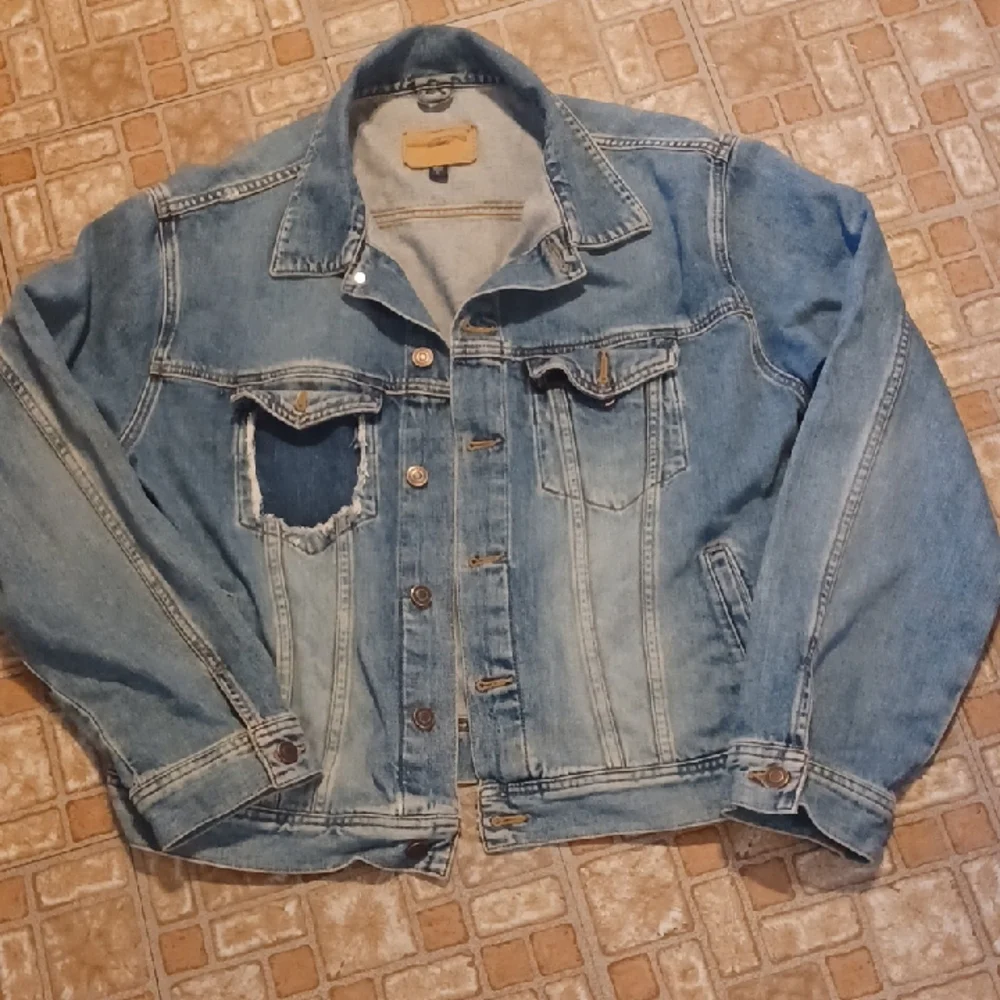 American Eagle Outfitters Blue Denim Jacket Size Large